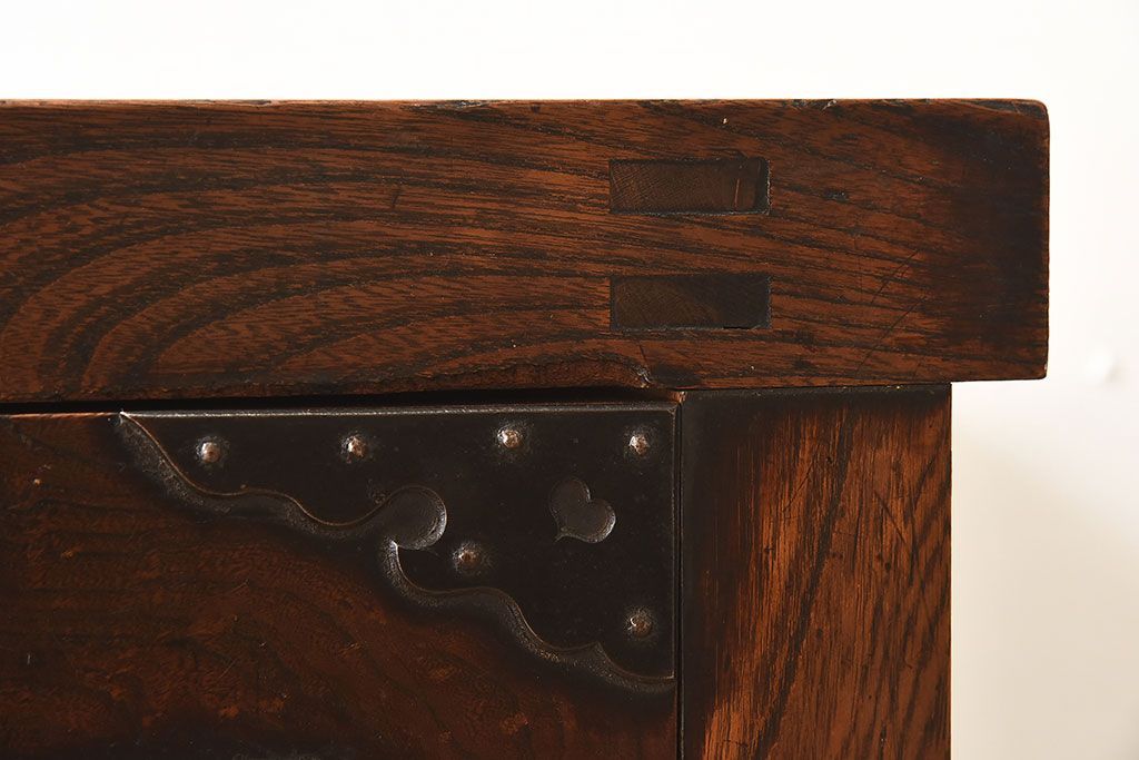 アンティーク家具　古民具・骨董　最上級品　総欅材製の越後帳場箪笥(銭戸棚、収納箪笥)