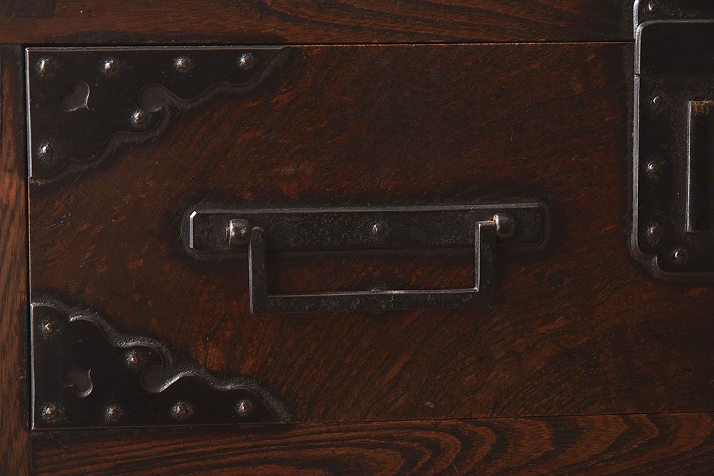 アンティーク家具　古民具・骨董　最上級品　総欅材製の越後帳場箪笥(銭戸棚、収納箪笥)