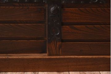 アンティーク家具　古民具・骨董　最上級品　総欅材製の越後帳場箪笥(銭戸棚、収納箪笥)