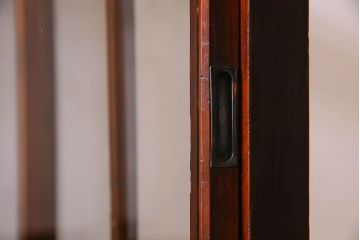 アンティーク家具　大正ロマン　珍しいデザインの大型ショーケース(ガラスケース、飾り棚、陳列棚)