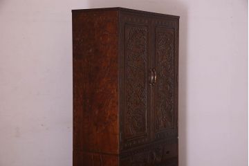 中古　軽井沢彫りが施された上質な衣装箪笥(和タンス、収納棚)(定価120万円)