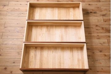 中古　軽井沢彫りが施された上質な衣装箪笥(和タンス、収納棚)(定価120万円)