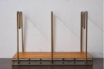 アンティーク雑貨　昭和レトロ　古い栓材製の本立て(1)