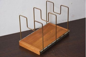 アンティーク雑貨　昭和レトロ　古い栓材製の本立て(1)