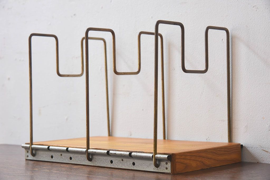 アンティーク雑貨　昭和レトロ　古い栓材製の本立て(1)