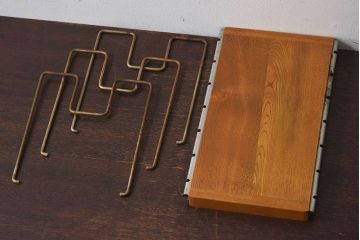 アンティーク雑貨　昭和レトロ　古い栓材製の本立て(1)