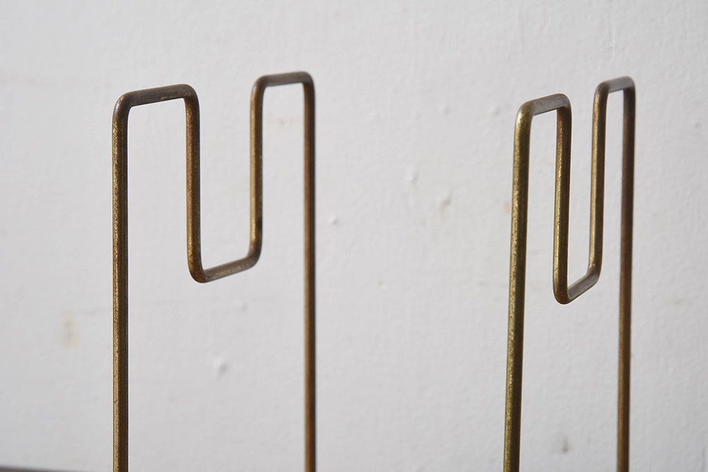 アンティーク雑貨　昭和レトロ　古い栓材製の本立て(1)