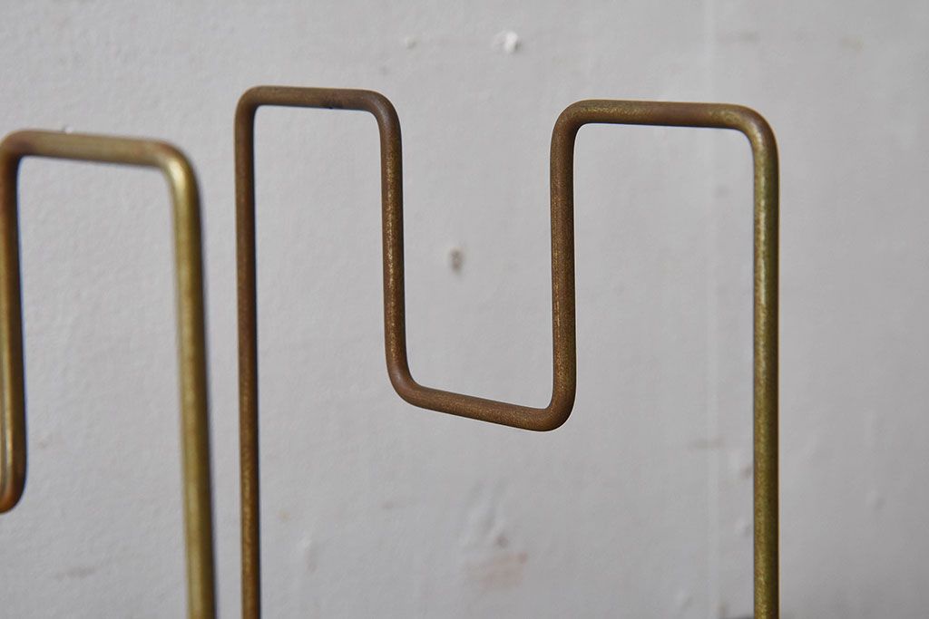 アンティーク雑貨　昭和レトロ　古い栓材製の本立て(1)