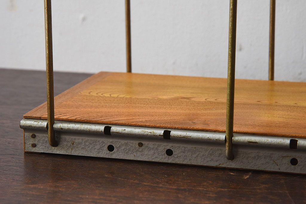 アンティーク雑貨　昭和レトロ　古い栓材製の本立て(1)