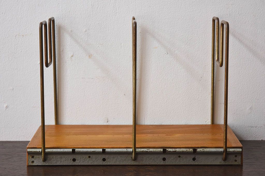 アンティーク雑貨　昭和レトロ　古い栓材製の本立て(1)