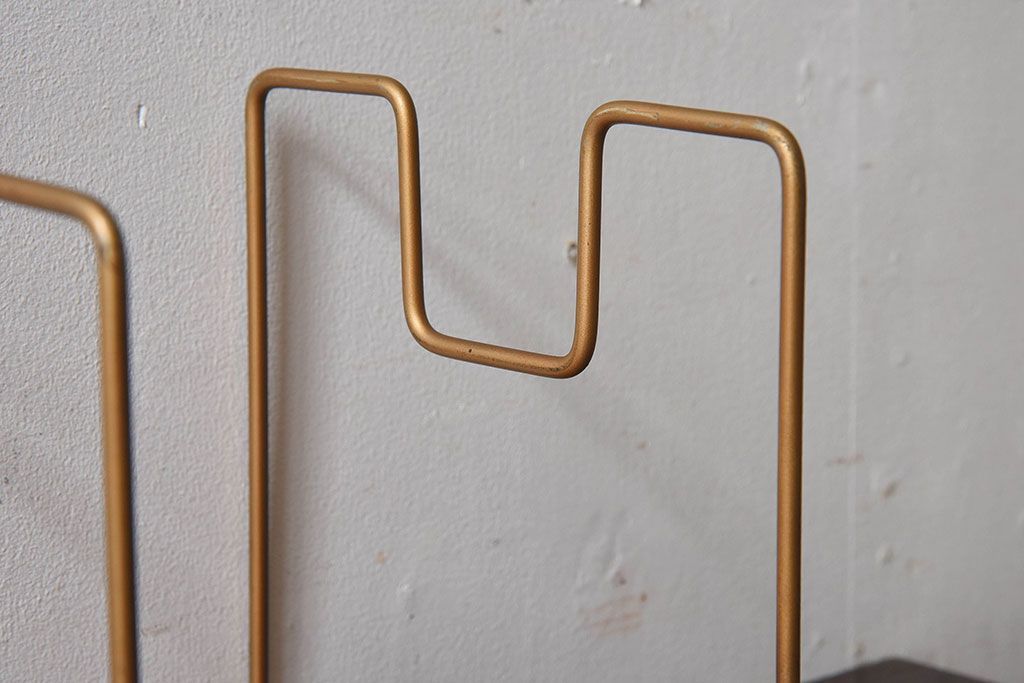 アンティーク雑貨　昭和レトロ　古い栓材製の本立て(2)