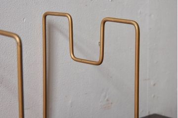 アンティーク雑貨　昭和レトロ　古い栓材製の本立て(2)