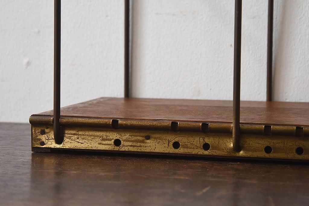 アンティーク雑貨　昭和レトロ　古い栓材製の本立て(3)