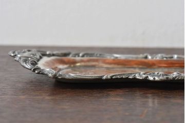 アンティーク雑貨　イギリスアンティーク　優美なデザインが印象的なキャンドルシザー(トレイ付き)