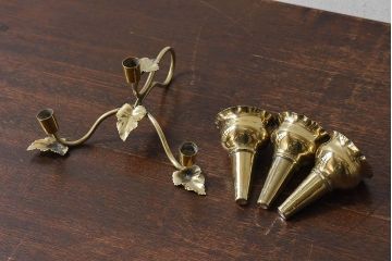 アンティーク雑貨　イギリスビンテージ　真鍮製　上品なデザインのキャンドルスタンド(ろうそく入れ)