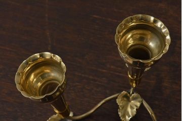 アンティーク雑貨　イギリスビンテージ　真鍮製　上品なデザインのキャンドルスタンド(ろうそく入れ)