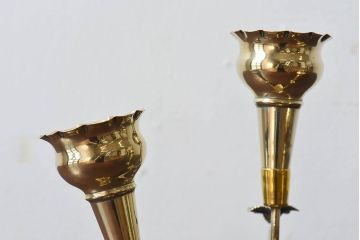 アンティーク雑貨　イギリスビンテージ　真鍮製　上品なデザインのキャンドルスタンド(ろうそく入れ)