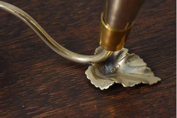 アンティーク雑貨　イギリスビンテージ　真鍮製　上品なデザインのキャンドルスタンド(ろうそく入れ)