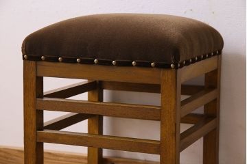 レトロ家具　昭和レトロ　古いナラ材のクッションスツール(椅子、チェア、角スツール)(1)