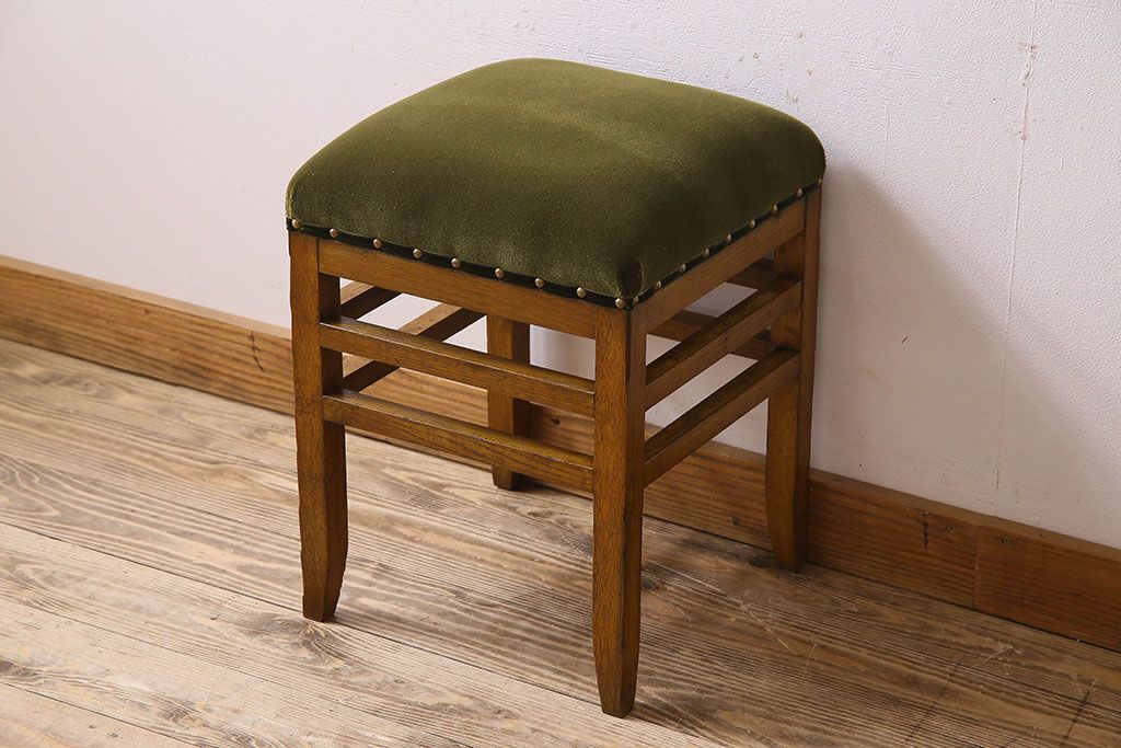 レトロ家具　昭和レトロ　古いナラ材のクッションスツール(椅子、チェア、角スツール)(2)