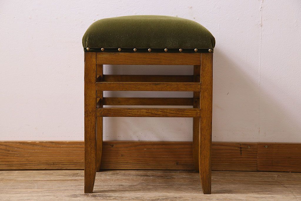 レトロ家具　昭和レトロ　古いナラ材のクッションスツール(椅子、チェア、角スツール)(2)