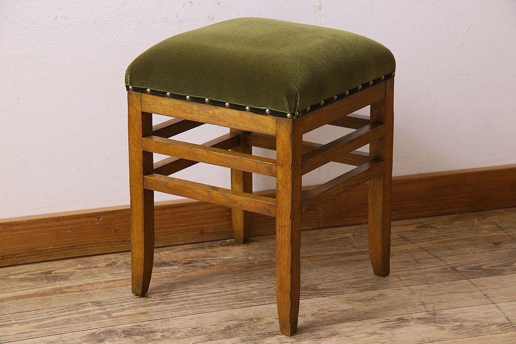 レトロ家具　昭和レトロ　古いナラ材のクッションスツール(椅子、チェア、角スツール)(2)