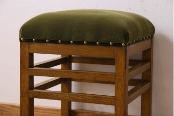 レトロ家具　昭和レトロ　古いナラ材のクッションスツール(椅子、チェア、角スツール)(2)