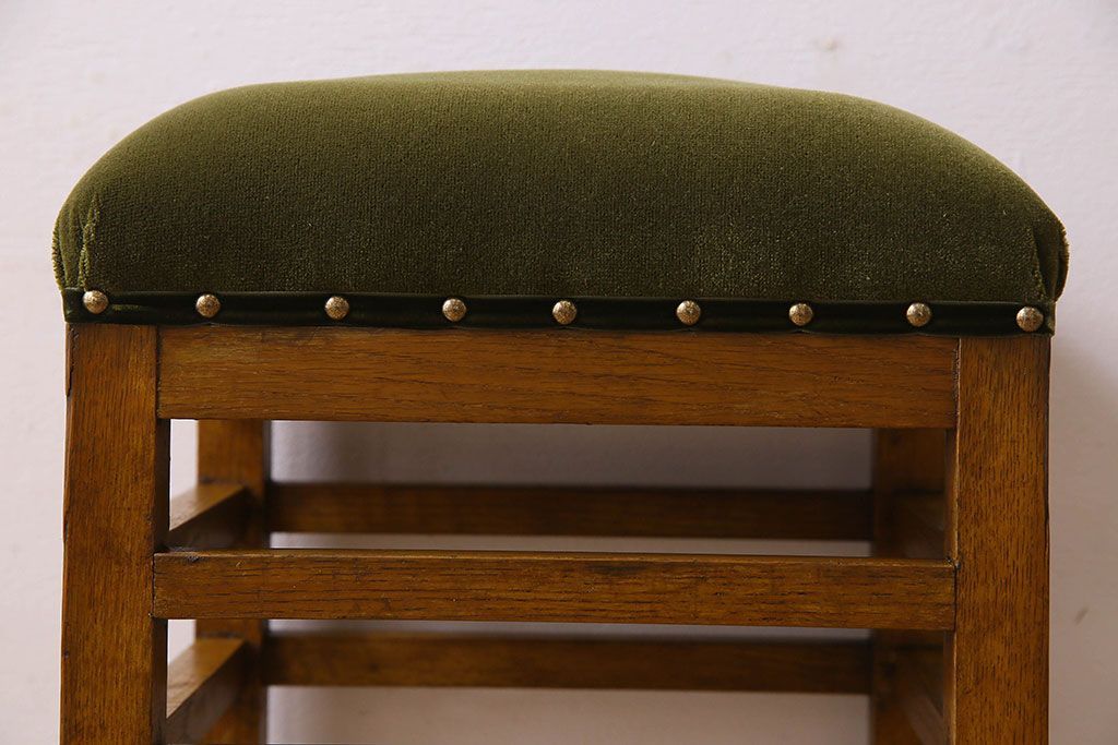 レトロ家具　昭和レトロ　古いナラ材のクッションスツール(椅子、チェア、角スツール)(2)