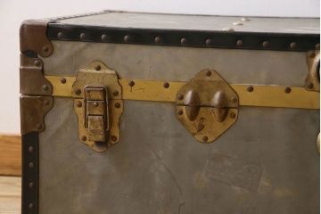 イギリスアンティーク　古い質感が味のあるトランク(収納箱)