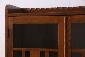 アンティーク家具　大正ロマン　象嵌入り　お洒落な扉が印象的な本箱(ブックケース、本棚、収納棚)
