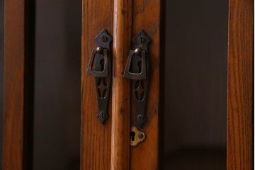 アンティーク家具　大正ロマン　象嵌入り　お洒落な扉が印象的な本箱(ブックケース、本棚、収納棚)