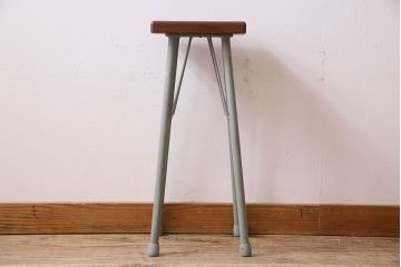 アンティーク雑貨　ラフジュ工房オリジナル　アンティークペイントがお洒落な角ハイスツール(椅子、チェア、イス)(1)