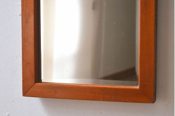 アンティーク雑貨　昭和レトロ　ヒノキ材製の細見なウォールミラー(姿見、鏡)