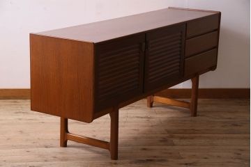 北欧家具　ビンテージ　A.H.Mackintosh(マッキントッシュ)製のサイドボード(ローボード、リビングボード)