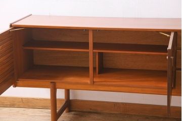 北欧家具　ビンテージ　A.H.Mackintosh(マッキントッシュ)製のサイドボード(ローボード、リビングボード)