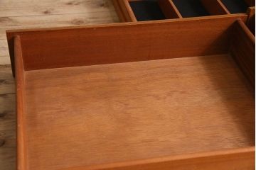 北欧家具　ビンテージ　A.H.Mackintosh(マッキントッシュ)製のサイドボード(ローボード、リビングボード)