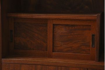 アンティーク家具　和製アンティーク　三方欅材　美しいガラスのデザインが印象的な茶箪笥(茶棚、収納棚)