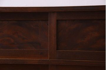 アンティーク家具　和製アンティーク　三方欅材　美しいガラスのデザインが印象的な茶箪笥(茶棚、収納棚)