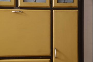 ヴィンテージ家具　イギリスビンテージ　NEATETTE社製　お洒落なペイントが施されたキッチンキャビネット(食器棚、収納棚)