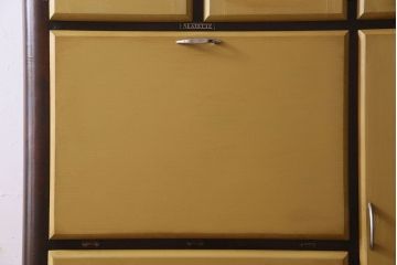 ヴィンテージ家具　イギリスビンテージ　NEATETTE社製　お洒落なペイントが施されたキッチンキャビネット(食器棚、収納棚)