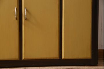 ヴィンテージ家具　イギリスビンテージ　NEATETTE社製　お洒落なペイントが施されたキッチンキャビネット(食器棚、収納棚)