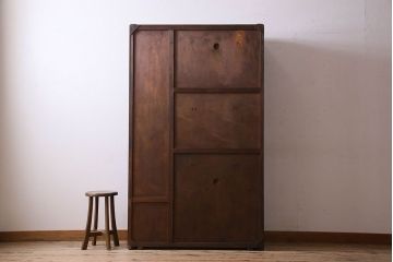 ヴィンテージ家具　イギリスビンテージ　NEATETTE社製　お洒落なペイントが施されたキッチンキャビネット(食器棚、収納棚)