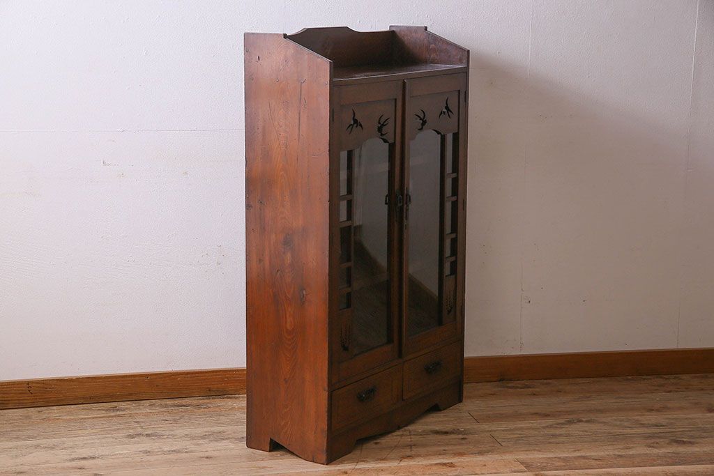 アンティーク家具　大正ロマン　美しい透かし彫りが印象的な本箱(ブックケース、本棚、収納棚)