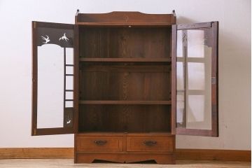 アンティーク家具　大正ロマン　美しい透かし彫りが印象的な本箱(ブックケース、本棚、収納棚)