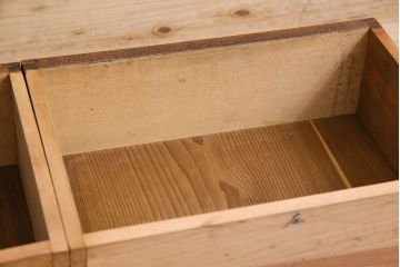 アンティーク家具　大正ロマン　美しい透かし彫りが印象的な本箱(ブックケース、本棚、収納棚)