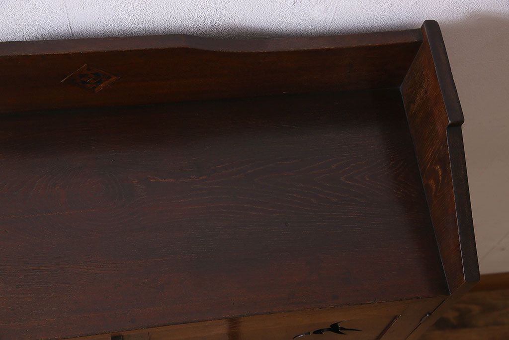 アンティーク家具　大正ロマン　美しい透かし彫りが印象的な本箱(ブックケース、本棚、収納棚)