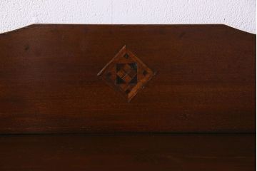 アンティーク家具　大正ロマン　美しい透かし彫りが印象的な本箱(ブックケース、本棚、収納棚)