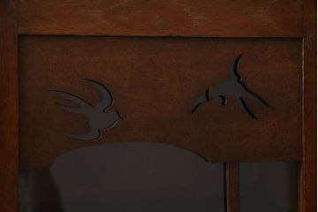 アンティーク家具　大正ロマン　美しい透かし彫りが印象的な本箱(ブックケース、本棚、収納棚)