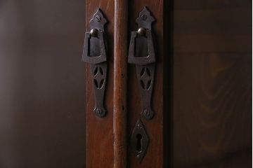 アンティーク家具　大正ロマン　美しい透かし彫りが印象的な本箱(ブックケース、本棚、収納棚)