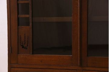 アンティーク家具　大正ロマン　美しい透かし彫りが印象的な本箱(ブックケース、本棚、収納棚)